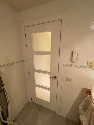 INSTALAMOS PUERTAS Y SUELO