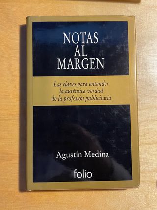 Libro Notas al margen de Agustin Medina
