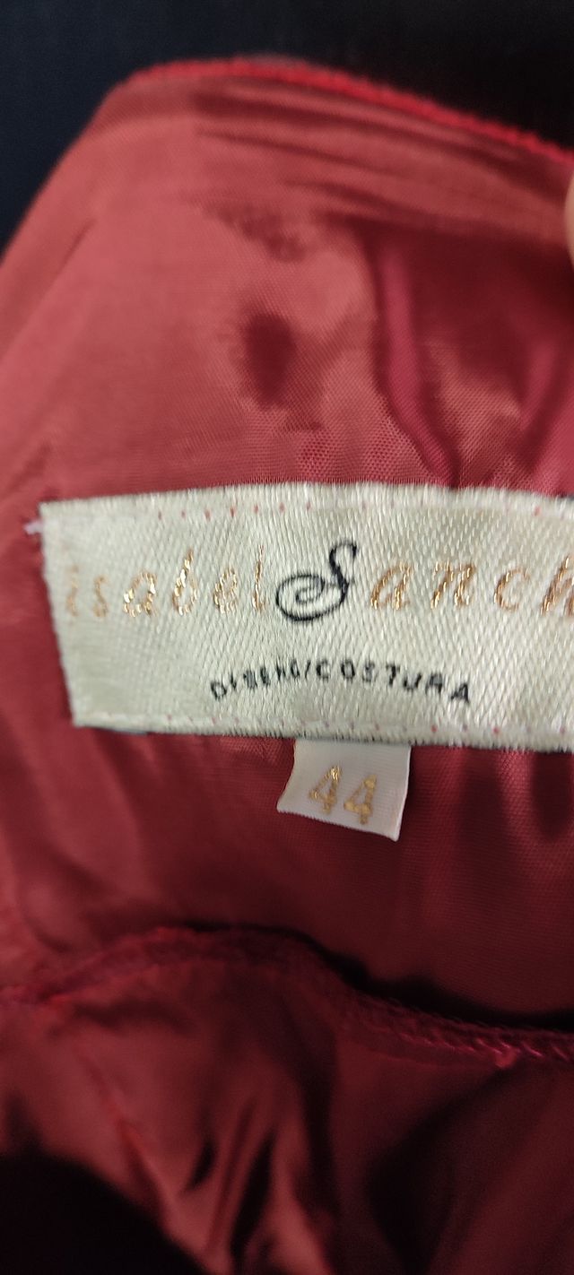 Falda larga roja alta costura Isabel Sanchis