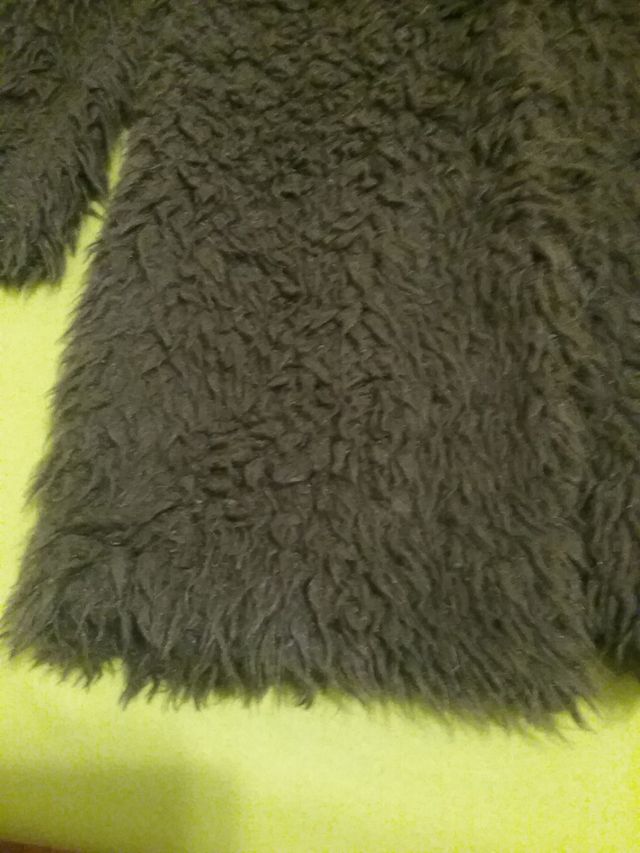 chaqueta pelo ,talla m/l,color verde,hay medidas