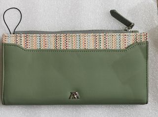 Cartera sin estrenar