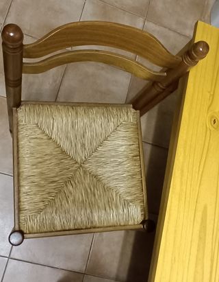 Mesa y sillas