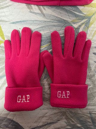 Conjunto gorro y guantes gap