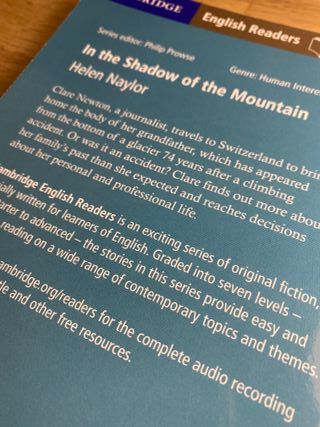Libro “ In the shadow of the mountain” CAMBRIDGE