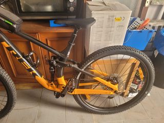 Bicicleta Trek Fuel 29" 2022