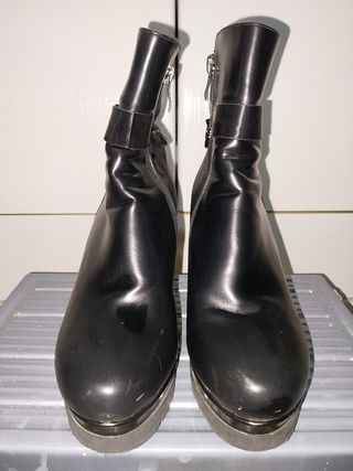 Stivali Laura Biagiotti in pelle nera
