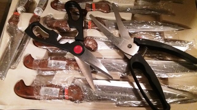 Set coltelli e postate da carne von Meister 24 pez