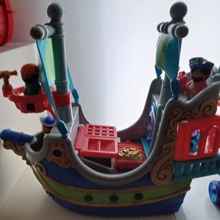 Barco pirata pin y pon