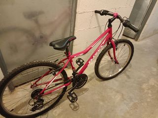 Bicicleta montaña rosa