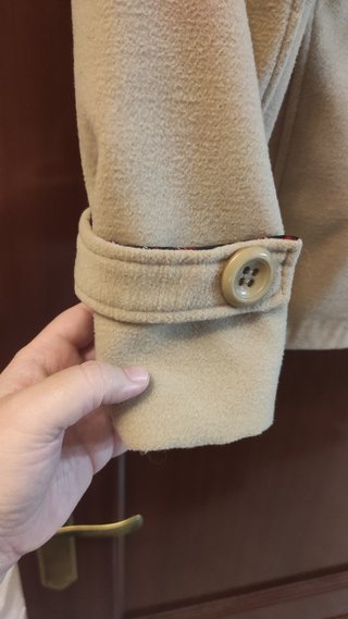 Parka camel mujer. Talla XL, ajustadita.