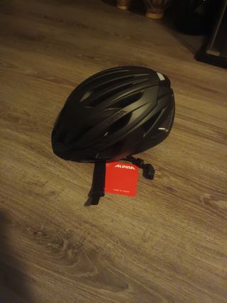 Casco para bici o patín Alpine.