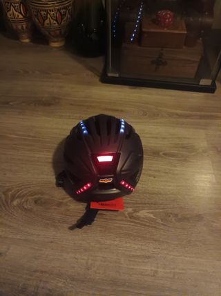 Casco para bici o patín Alpine.