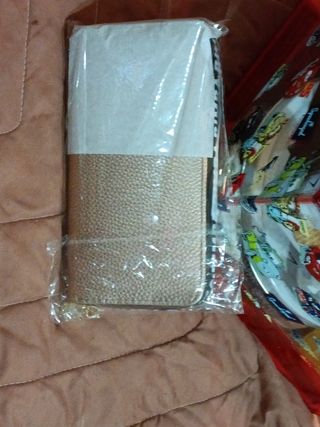 Monedero  de Mujer dorado y beis los dos 16euro