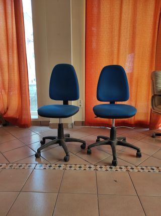 2 sedie ergonomiche blu