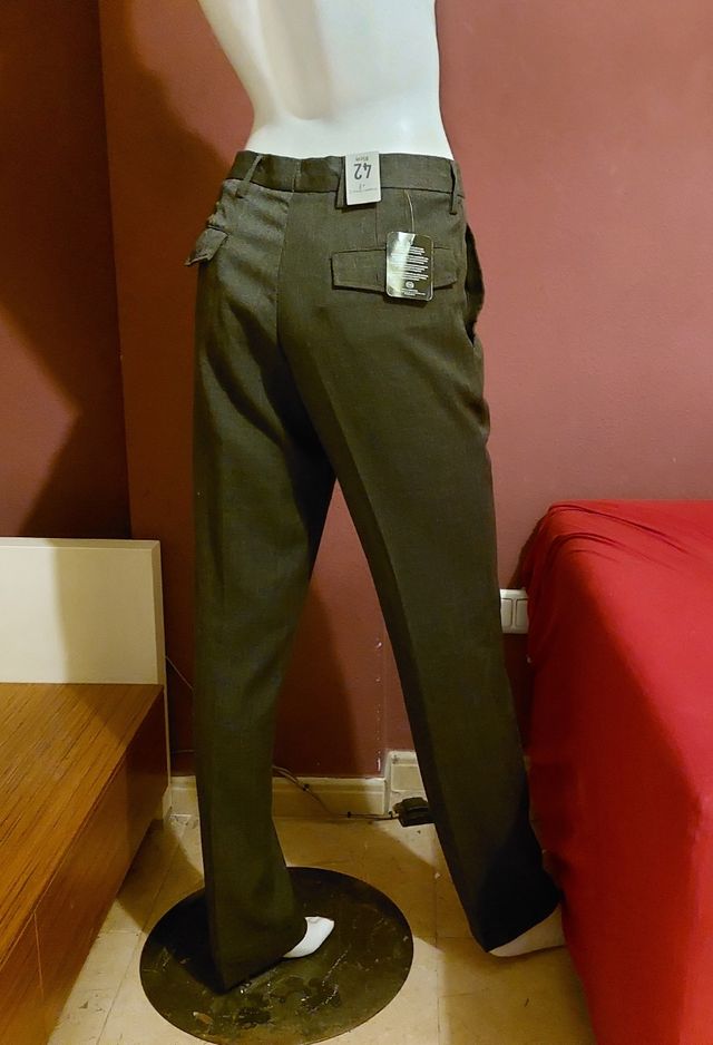 Pantalon c&a gris marengo nuevo corte recto