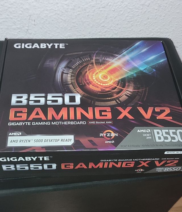 Placa base gigabyte B550