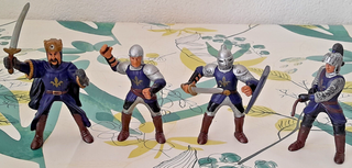 Lotto 4 Soldatini Soldati Medievali Re Medioevo