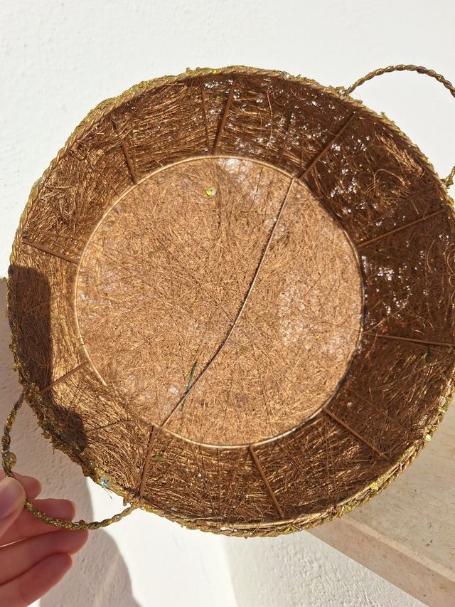 Cesto natalizio dorato