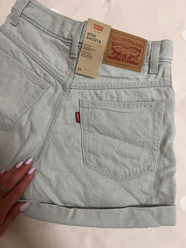 Levis Mom shorts