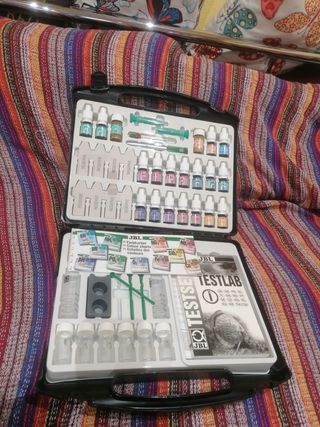 acuario con mesa y accesorios