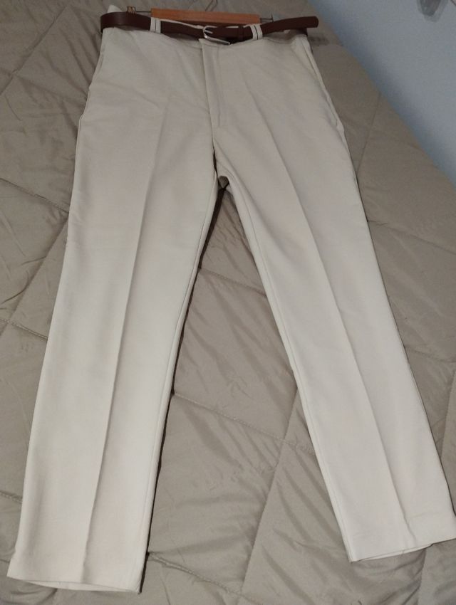 Pantalón Stradivarius beige
