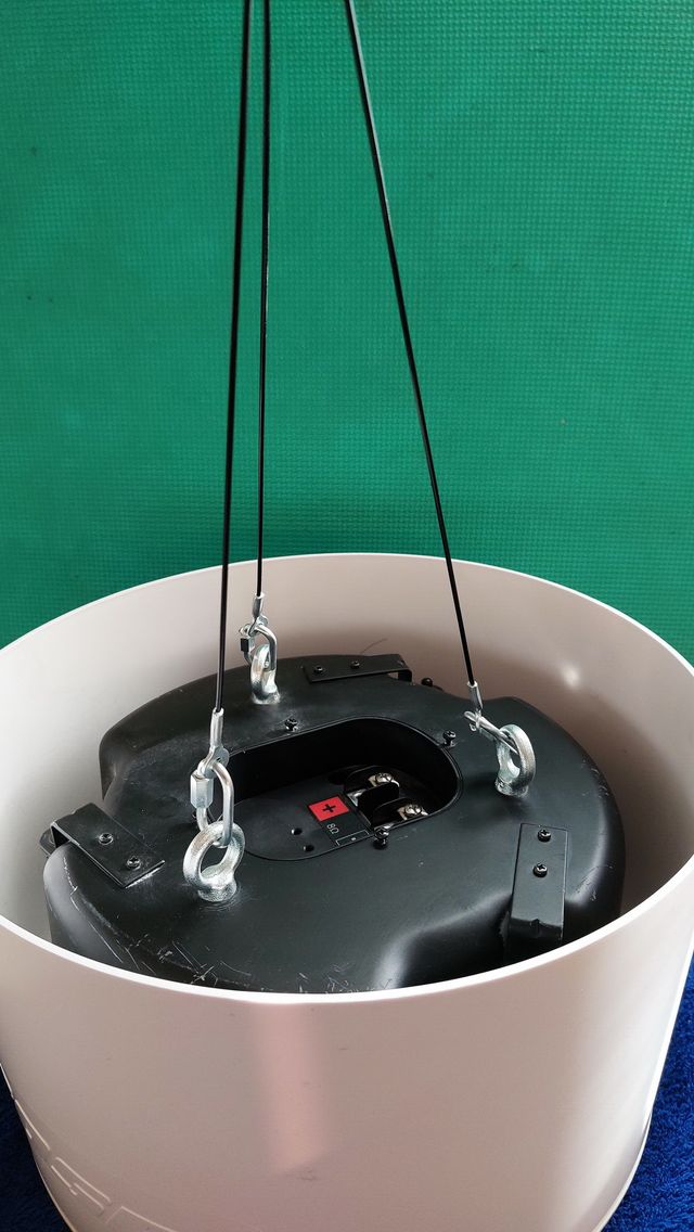 Altavoces Bose DS-40F 8 ohmios con kit para colgar