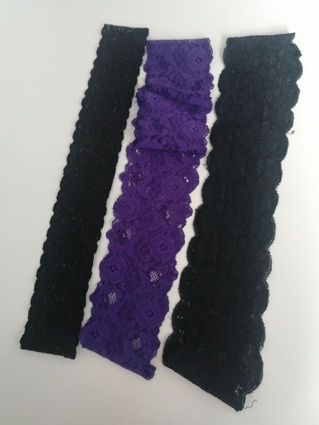 Encajes y tira bordada