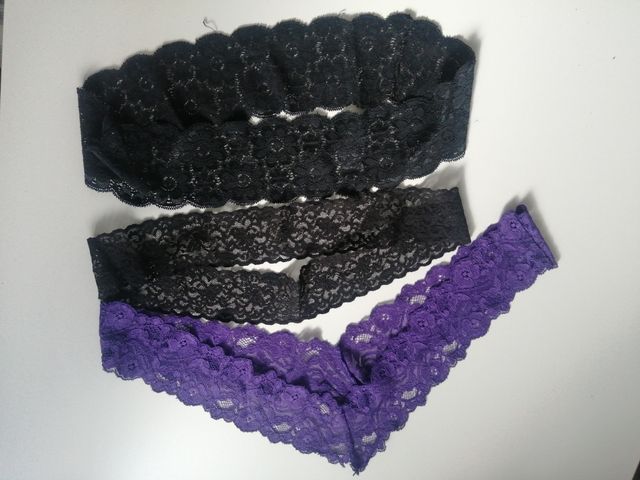 Encajes y tira bordada