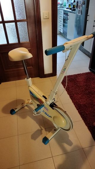 Bicicleta estática antigua BH
