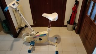 Bicicleta estática antigua BH