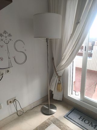 Lampara de pie blanca Ikea