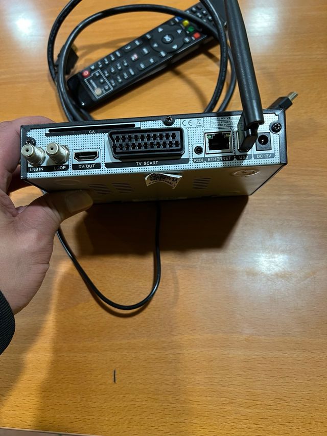 Descodificafor Satelite Freesat V8 Super