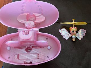 Muñeca LOL magic flyers.