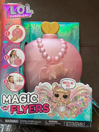 Muñeca LOL magic flyers.