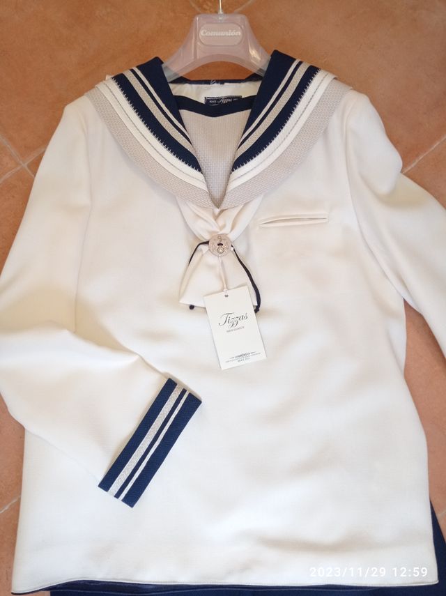 Traje comunión con etiquetas 