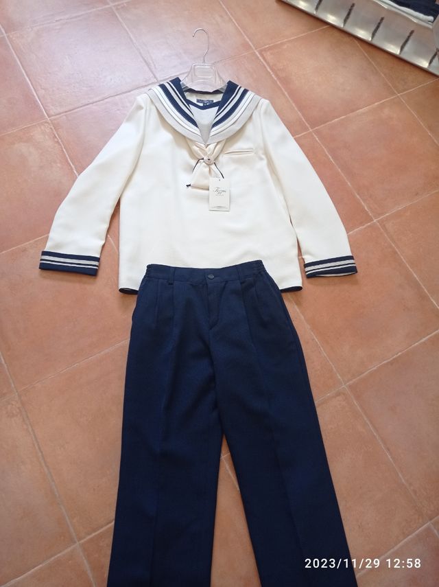 Traje comunión con etiquetas 