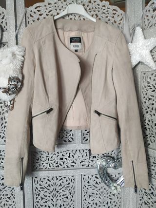 Chaqueta de piel genuina. Talla 38. 