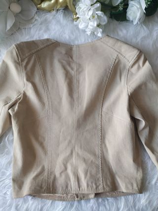 Chaqueta de piel genuina. Talla 38. 