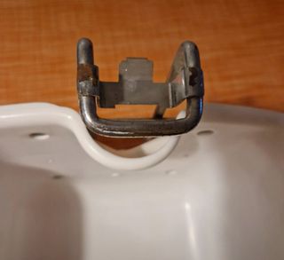 Seggiolino bianco per bicicletta