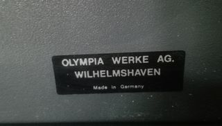 Maquina ESCRIBIR OLYMPIA ALEMANA