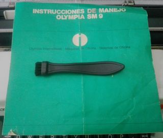 Maquina ESCRIBIR OLYMPIA ALEMANA