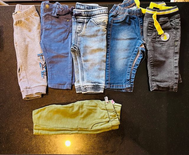 lote de pantalones de 6 a 9 meses 