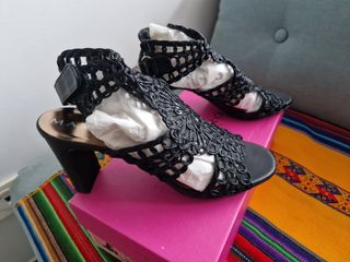 Zapatos Nuevos Mascaró