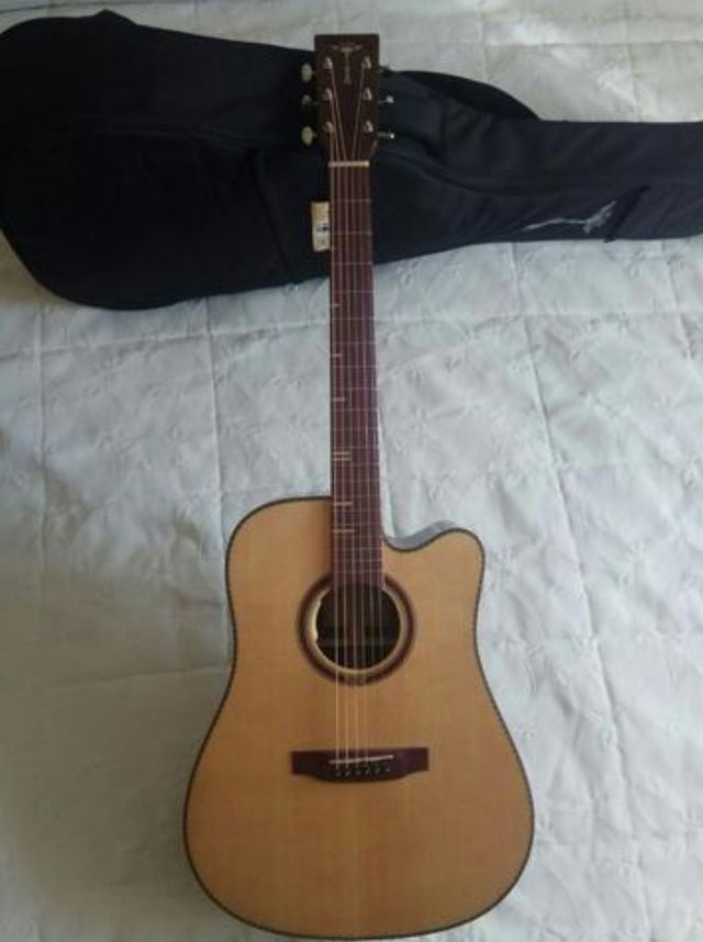 Guitarra electroacustica alta gama