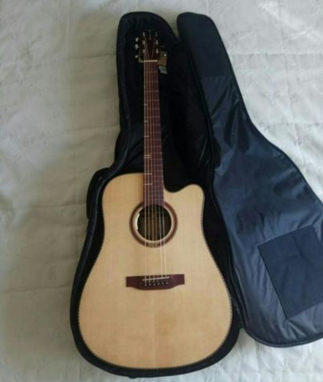 Guitarra electroacustica alta gama