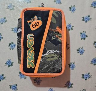 Astuccio a tre scomparti  Seven.