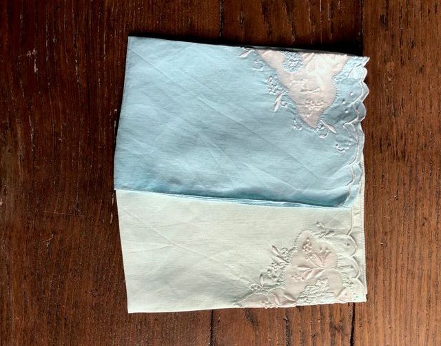 Set di asciugamani ospite in lino ricamato a mano