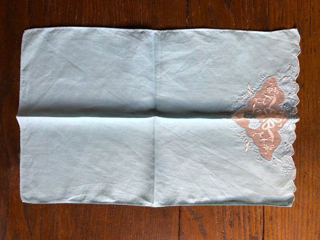 Set di asciugamani ospite in lino ricamato a mano