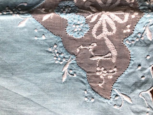 Set di asciugamani ospite in lino ricamato a mano