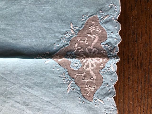 Set di asciugamani ospite in lino ricamato a mano